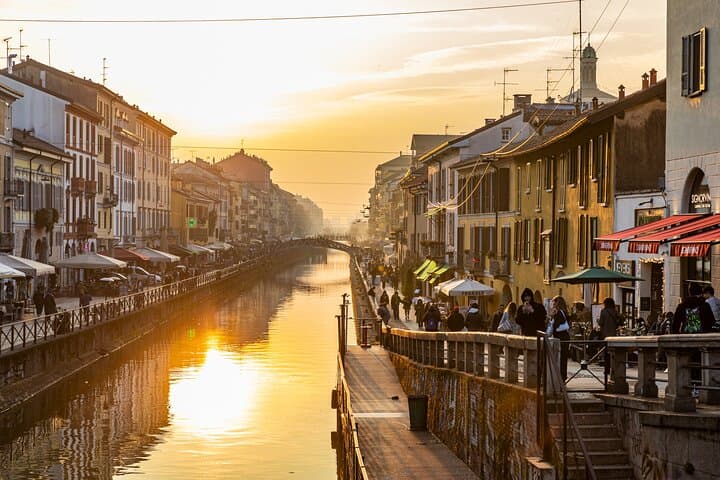 Milan: Navigli Food & Drinks Tour with Eating Europe