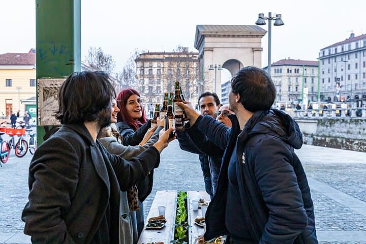 Milan: Navigli Food & Drinks Tour with Eating Europe