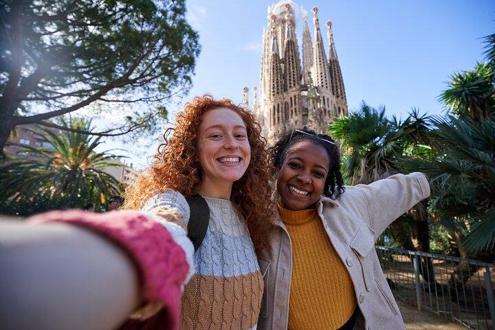 Excursión de un día a Barcelona Montserrat y Sagrada Familia