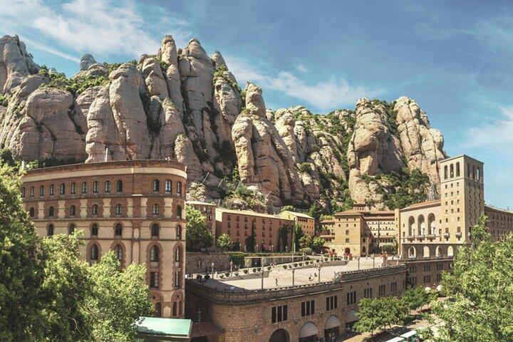 バルセロナ・モントセラト日帰り旅行とサグラダ・ファミリアツアー