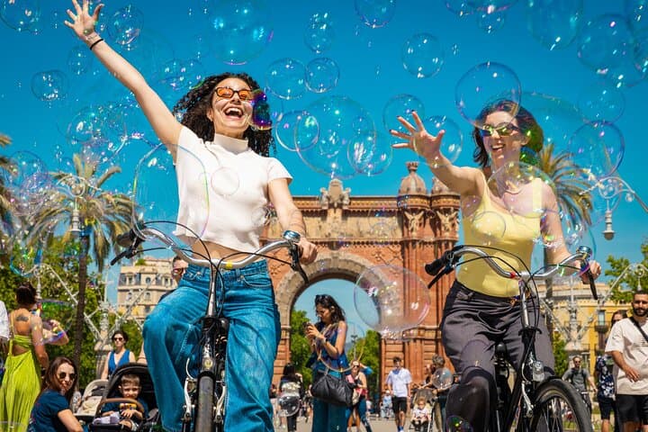 Barcelona: 2/4/8 hours or 1 day bike rental