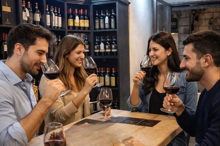 Tour de degustação de vinhos no centro histórico de Siena