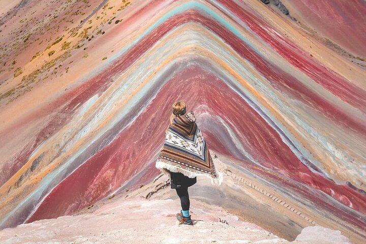 Escursione di un'intera giornata da Puno a Rainbow Mountain Terminando a Cusco