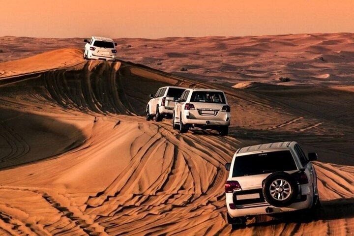 Safari privato nel deserto di Doha di mezza giornata con giro in cammello e mare interno