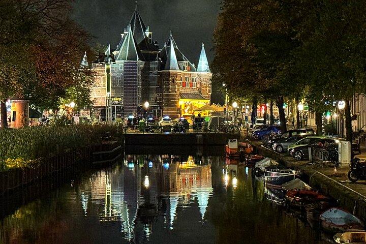 Tour autoguidato del quartiere a luci rosse ad Amsterdam