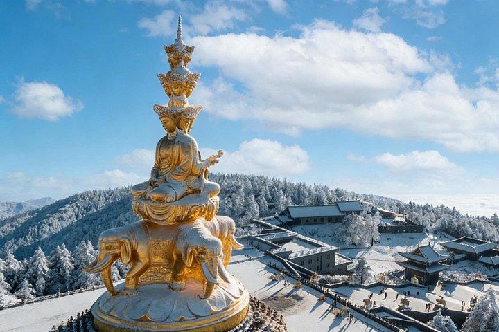 楽山大仏の2日間のプライベートツアー+ mei眉山修道院の宿泊