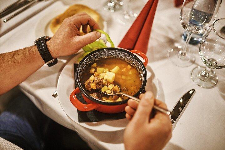 Croisière sur le Danube à Budapest avec Goulash et Lángos