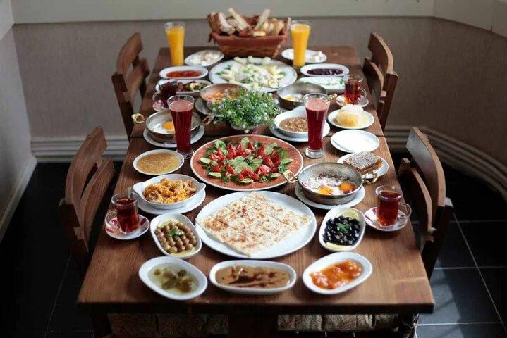 Istanbul Food Tour 30 Tasting Stops with Audio Maps Written Guide