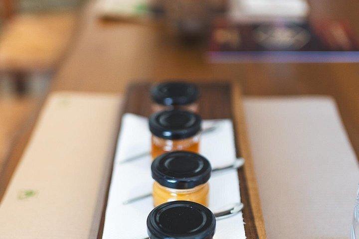 ファラサルナビーチ、蜂蜜テイスティングプライベートツアー（6名1組料金）