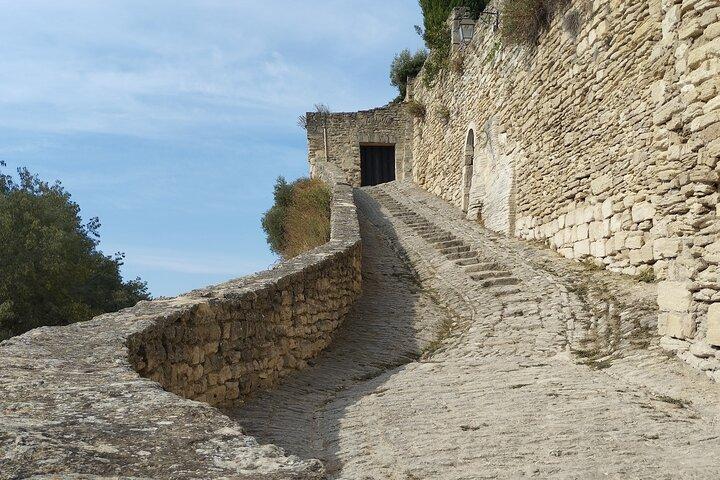 Gordes Roussillon and Fontaine de Vaucluse day trip