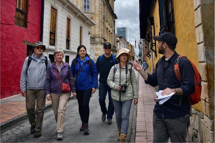 Tour a pie por Quito : Explora los principales lugares de interés y joyas ocultas