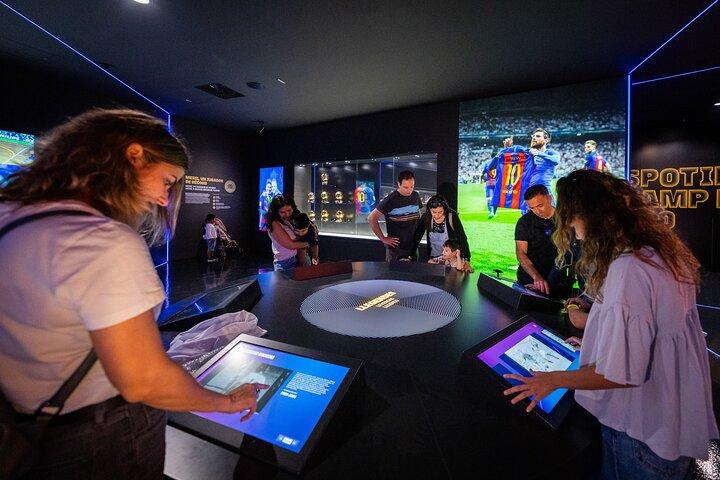 バルセロナ：FCバルセロナ博物館「バルサ没入型ツアー」チケット