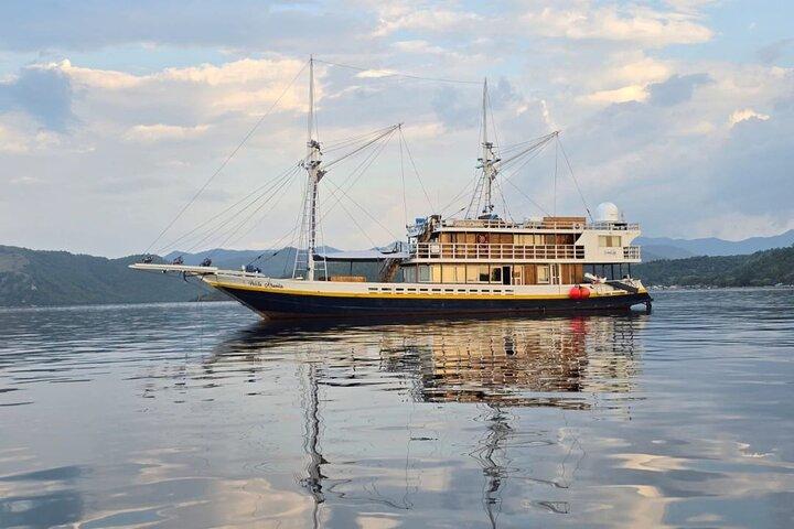 3D2N Komodo Tour Experiência Liveaboard
