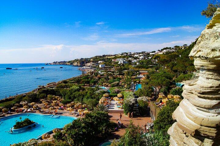 Ischia Giardini Poseidon Terme mit Transfer zum Hafen und Hotel