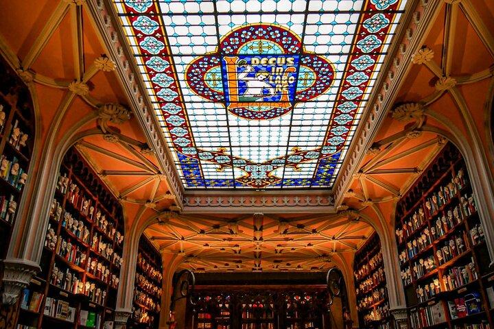 Toegangsticket voor de Lello Boekhandel + 1 dag zelfstandige tour in Porto