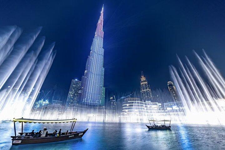 Restauranter i nærheden af Dubai Burj Khalifa Lake Ride and Fountain Show Experience