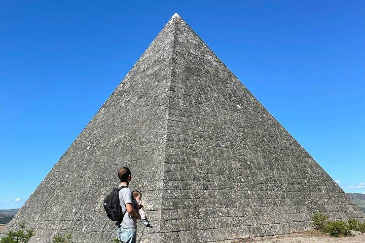 Tour privado a pie por Royal Cairns y tour por el castillo de Balmoral
