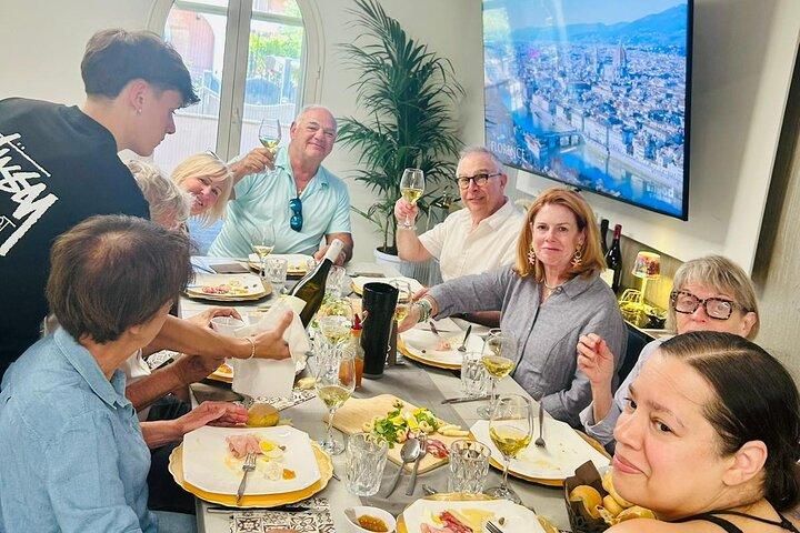 タオルミーナ：エトナワインと本格的なシチリアの家庭でのランチ