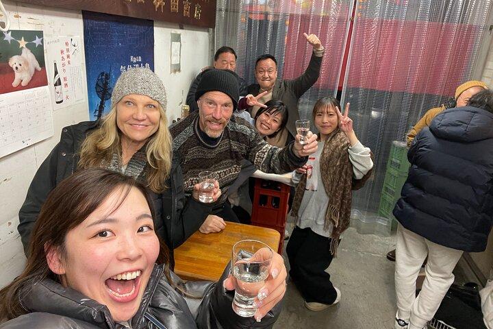 Drink Like a Osakan: Visite Namba Hidden Bars e conheça os moradores locais