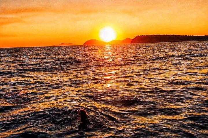 Dubrovnik: Golden Hour Sunset Cruise com bebidas