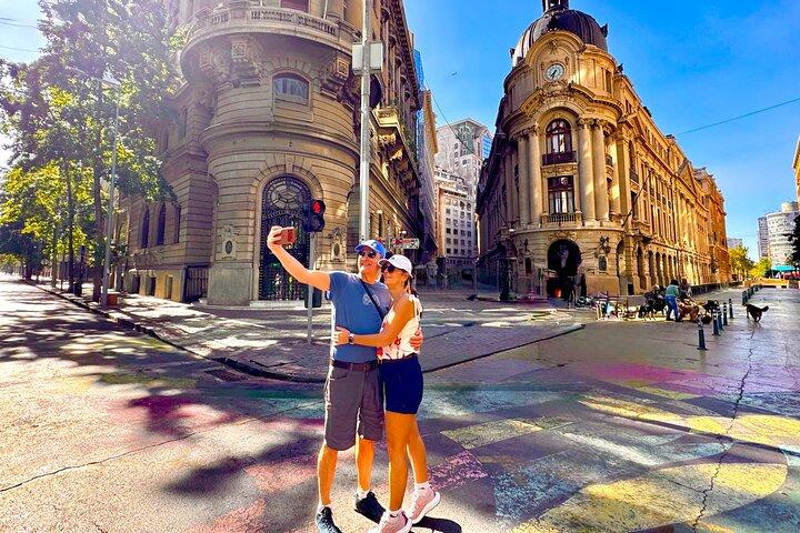 Passeio a pé de meio dia de Santiago com hotel e amostra de comida
