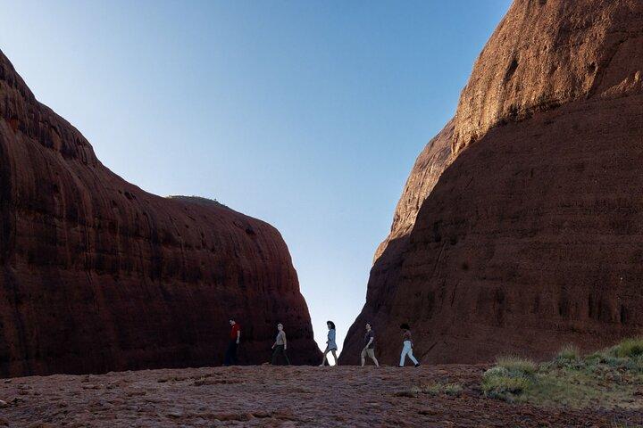 Uluru Sunrise (Ayers Rock) og Kata Tjuta halvdagstur