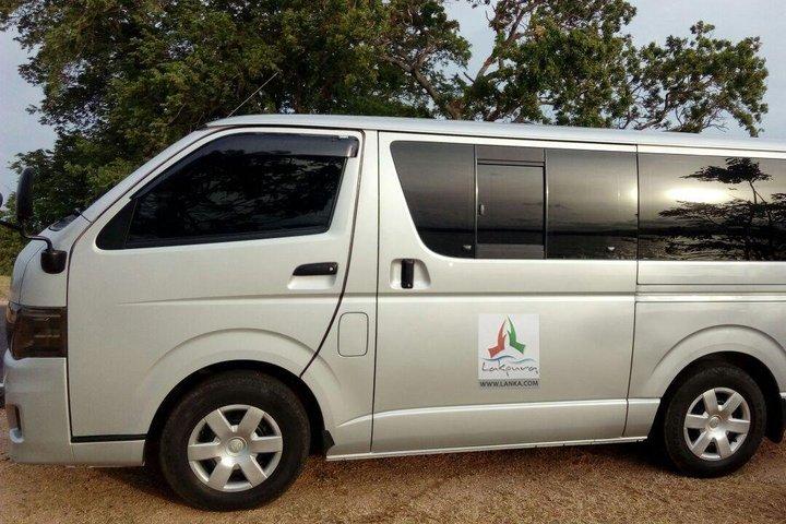 Transfer privato dall'aeroporto di Colombo (CMB) alla città di Ambalantota