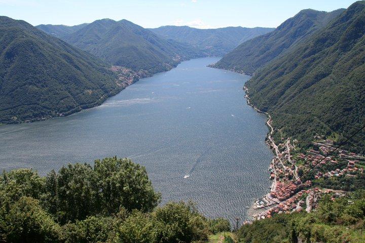Tour del Lago di Como con un locale in auto privata