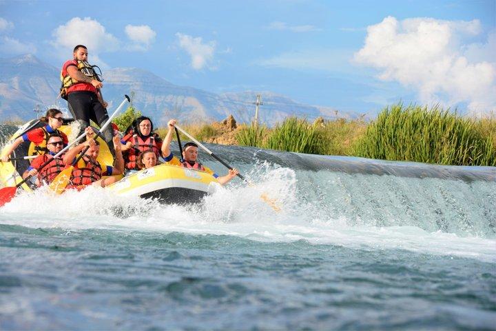 Tour di rafting a Saranda con giornata in spiaggia - Avventura di 3 ore