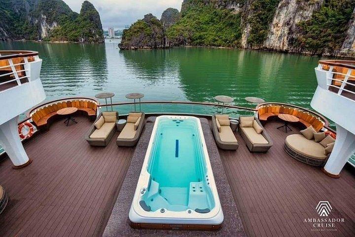 アンバサダーデイクルーズ： ハロン湾の美しさを発見
