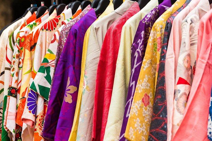 京都の能舞台で舞妓舞とお茶会