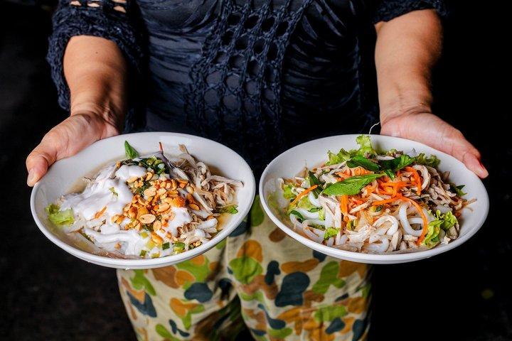Tour gastronomico HCMC affamato con 15 + degustazioni