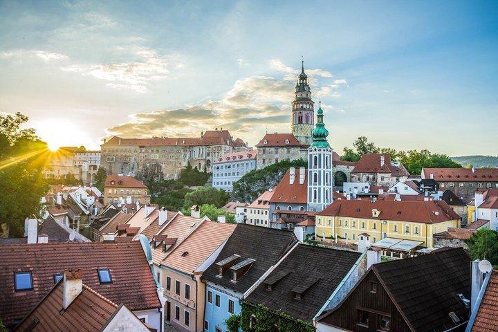 Prague to Passau Private Transfer with 2 hours of Sightseeing