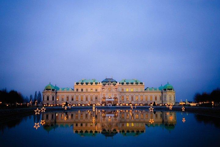Prague to Budapest Private Transfer with 2 hours of Sightseeing