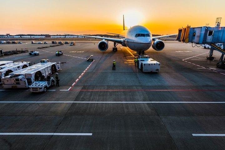 CDG空港またはORY空港からパリまたはディズニーランドへのプライベート送迎