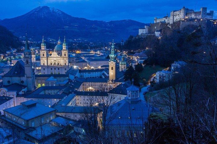 Prague to Salzburg Private Transfer with 2 hours of Sightseeing