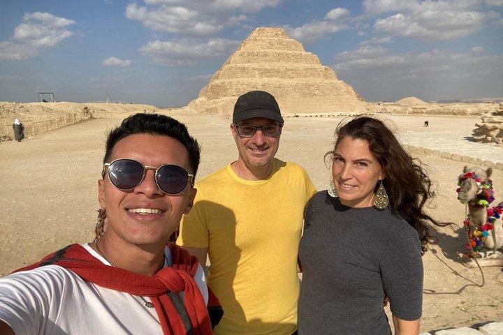 サッカラ・ピラミッド日帰りツアーメンフィスとダシュール・ピラミッド