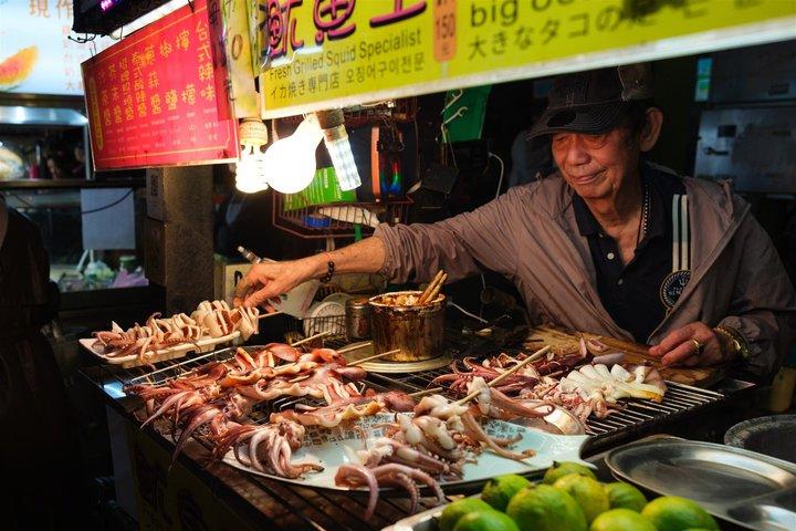 Taipei Food Tours Mercado Local com 12 + degustadores e bebidas incluídos