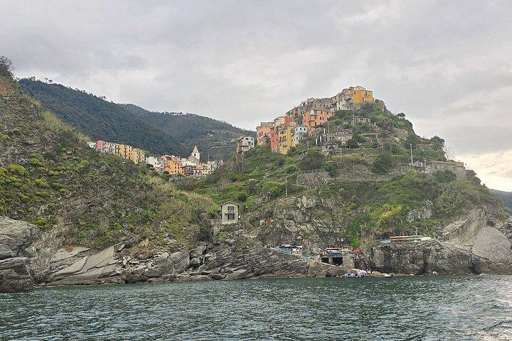 Sunset Boat Tour and Cinque Terre Aperitif from Monterosso