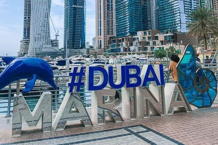 ドバイ半日市内観光-象徴的なランドマークを巡るグループツアー