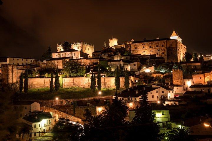 TOP Cáceres: Visita guidata privata con il tuo cellulare