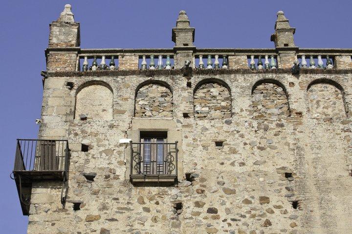 TOP Cáceres: Visita guidata privata con il tuo cellulare