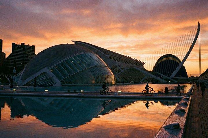 Oplev Valencia i en selvguidet tur