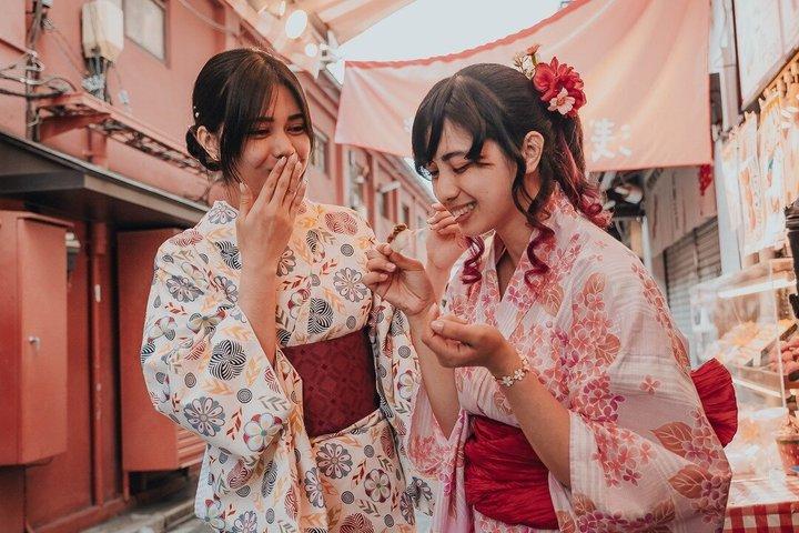 Private Cinematic Photoshoot in Kyoto with a Pro Photographer