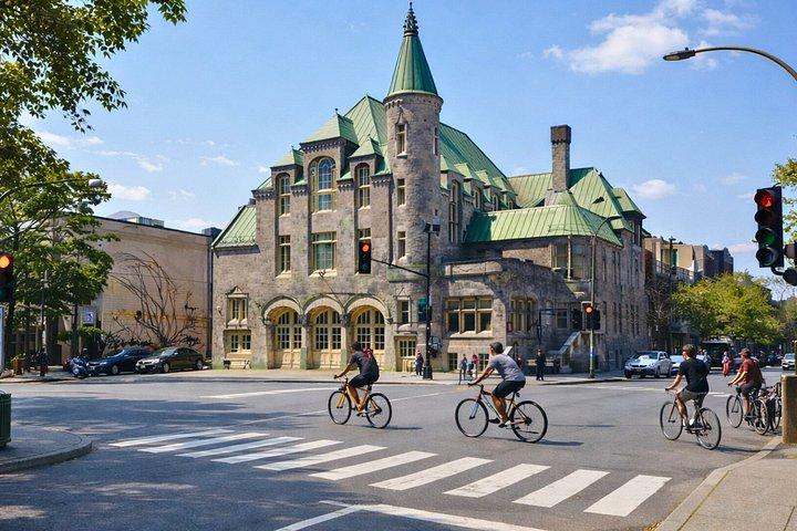 Private Half-Day Montreal Tour with a Local, Personalized