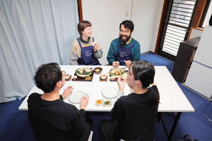 Nara: Authentic Onigiri Cooking Class & Meal in a Local Home