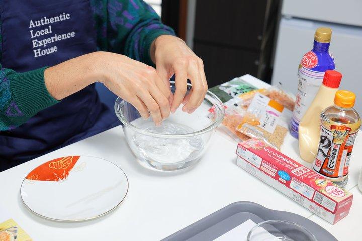 Nara: Authentic Onigiri Cooking Class & Meal in a Local Home