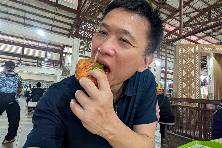 シンガポール・フードツアー：元シェフと地元のように食べる