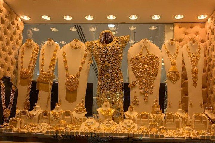 オールド・ドバイ・ヘリテージ・ウォーキングツアートラディショナル・スーク・ボートライドを探索