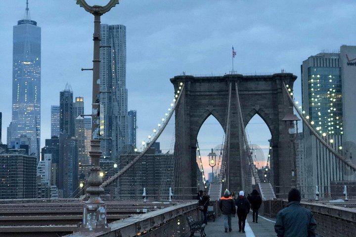 ニューヨーク市内プライベートツアー：ダンボ、ブルックリン橋、9/11メモリアル、ウォール街
